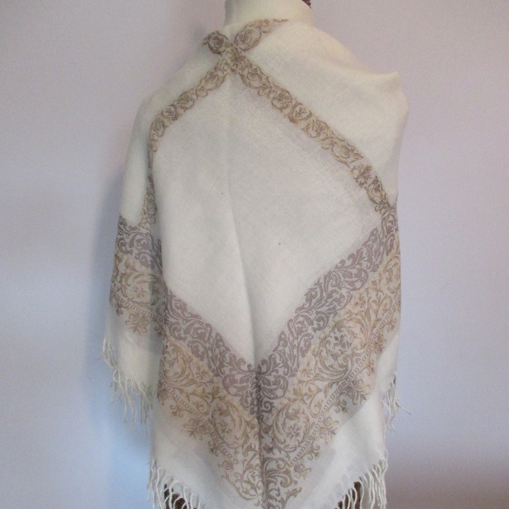 Mila Schon Wool wrap